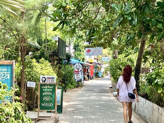 Beach Road in Sairee Beach