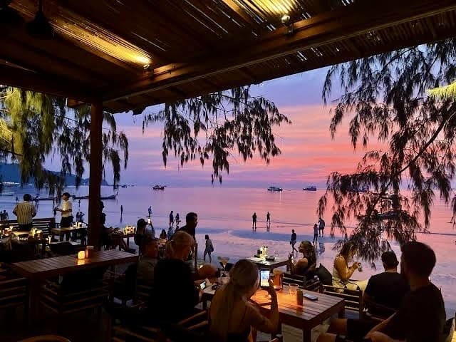 Charcoal Bay Wine & Grill Restaurant, Koh Tao Thailand