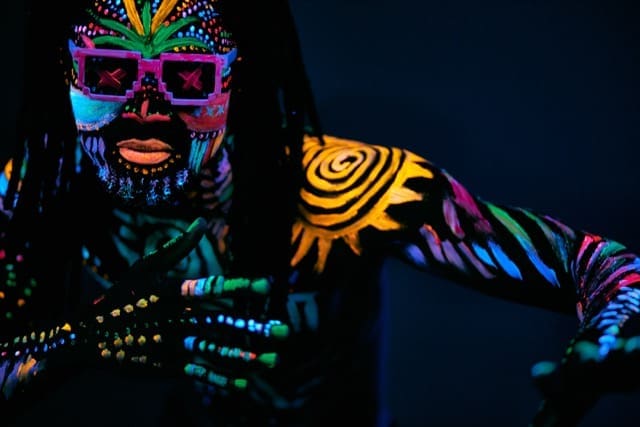 Body Painting and Neon Lights