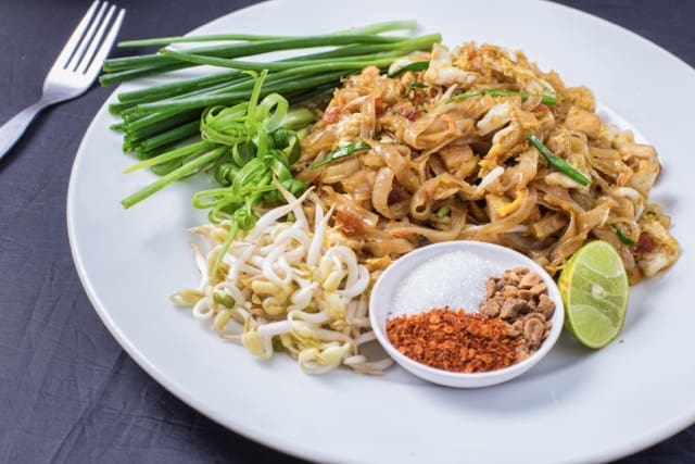  Pad thai , Stir fry noodles